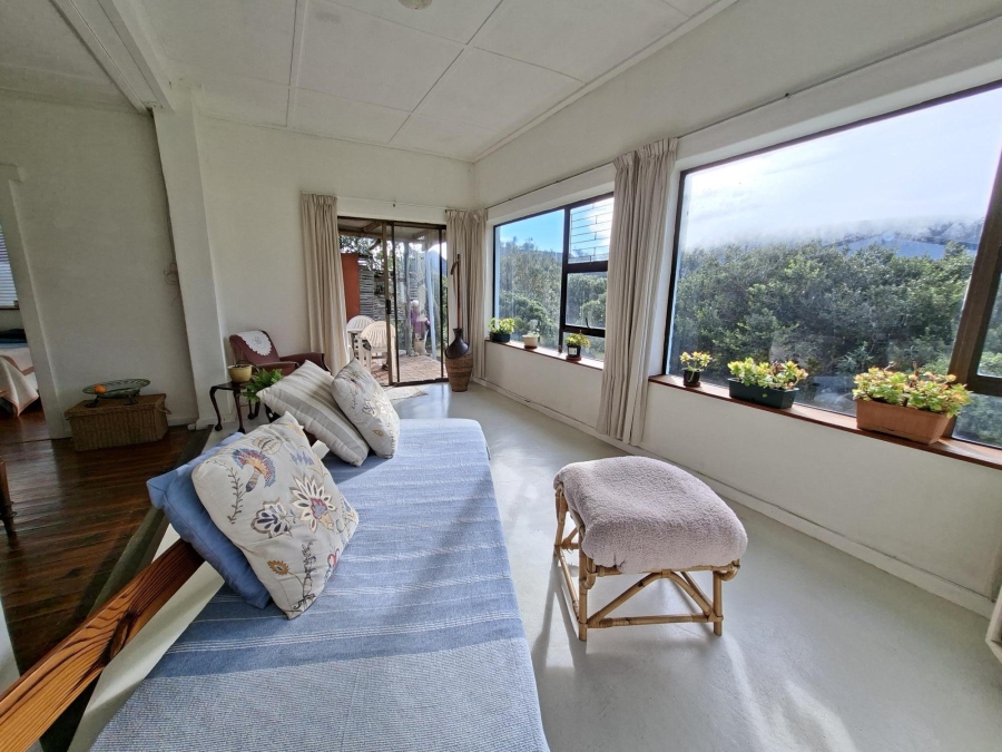 6 Bedroom Property for Sale in Pringle Bay Western Cape